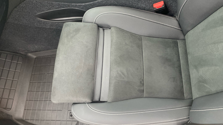 Volvo XC40 2.0 B3P Plus Dark 5dr Auto Petrol Estate